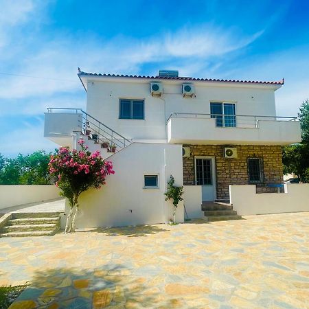 Guesthouse Dollomaja Ksamil Esterno foto
