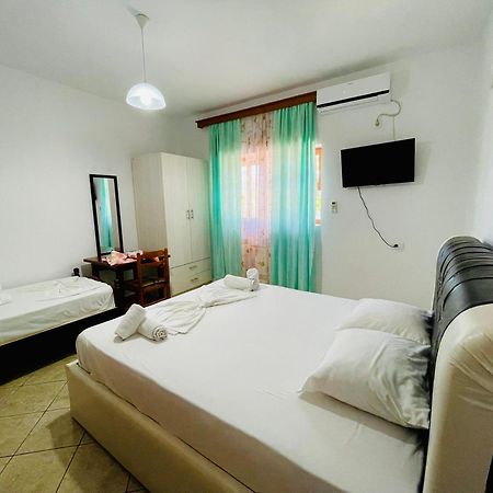 Guesthouse Dollomaja Ksamil Esterno foto
