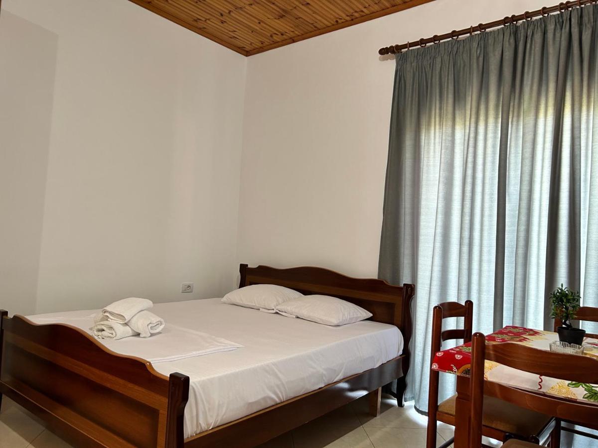 Guesthouse Dollomaja Ksamil Esterno foto