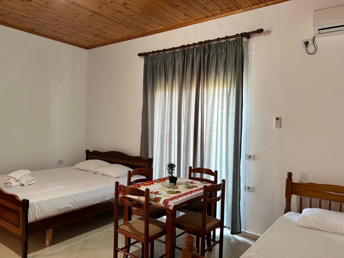 Guesthouse Dollomaja Ksamil Esterno foto