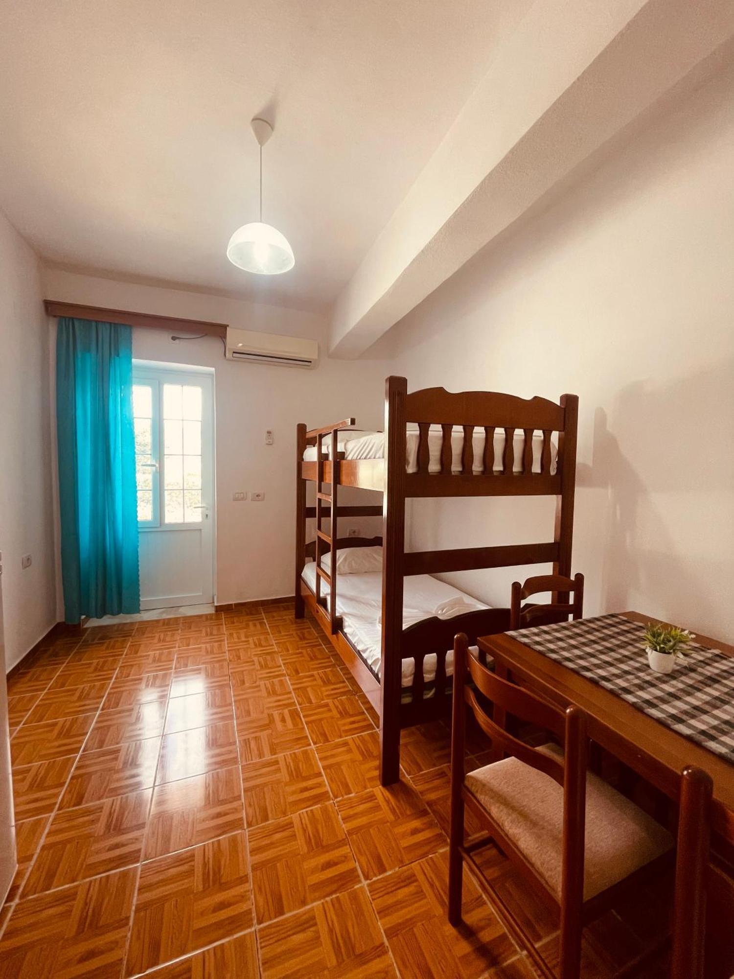 Guesthouse Dollomaja Ksamil Esterno foto
