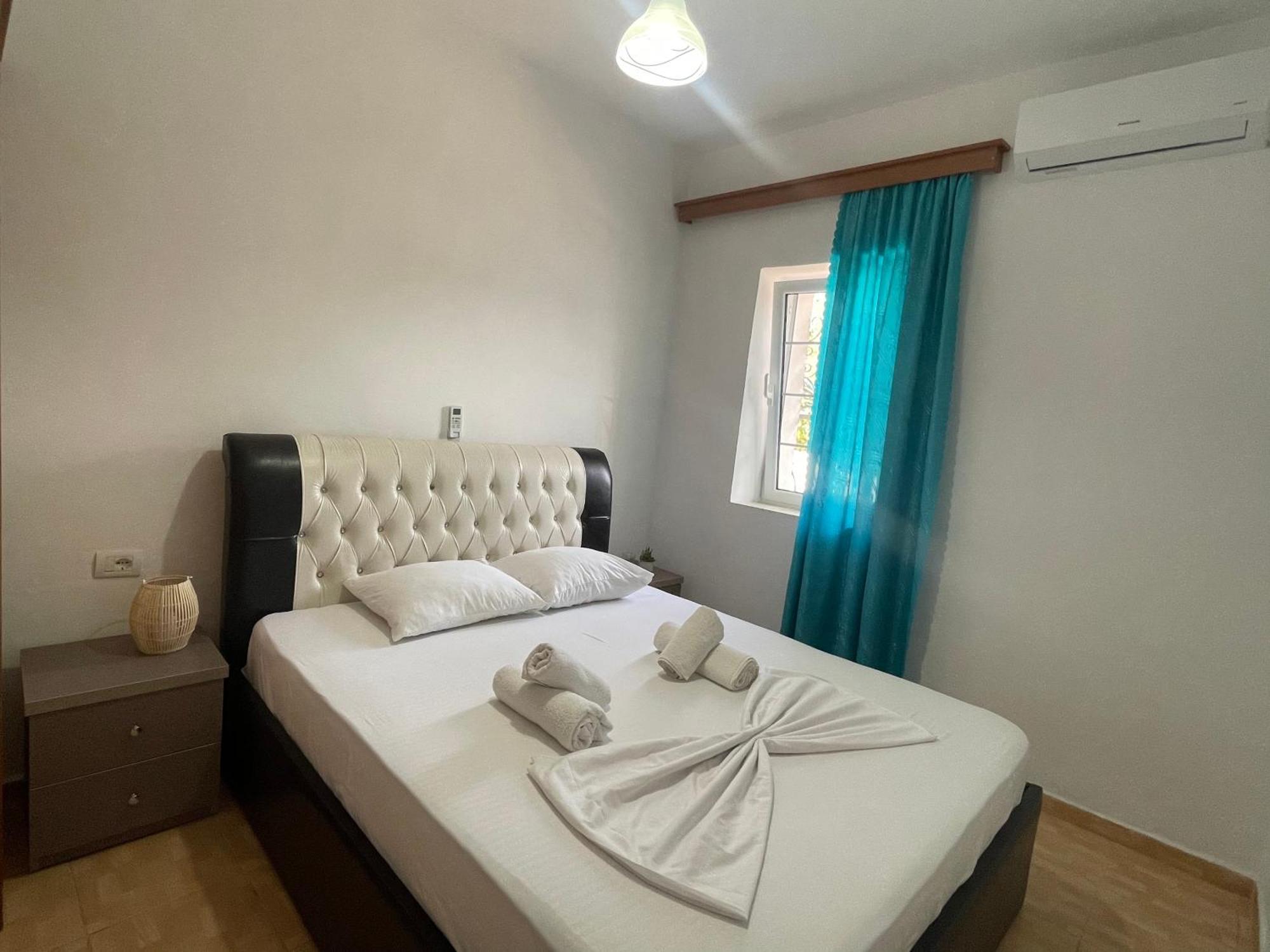 Guesthouse Dollomaja Ksamil Esterno foto