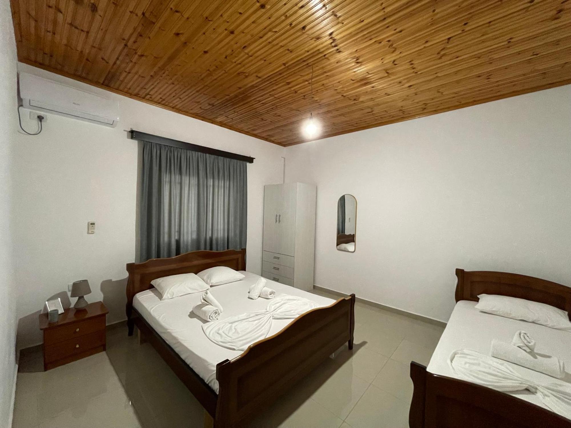Guesthouse Dollomaja Ksamil Esterno foto